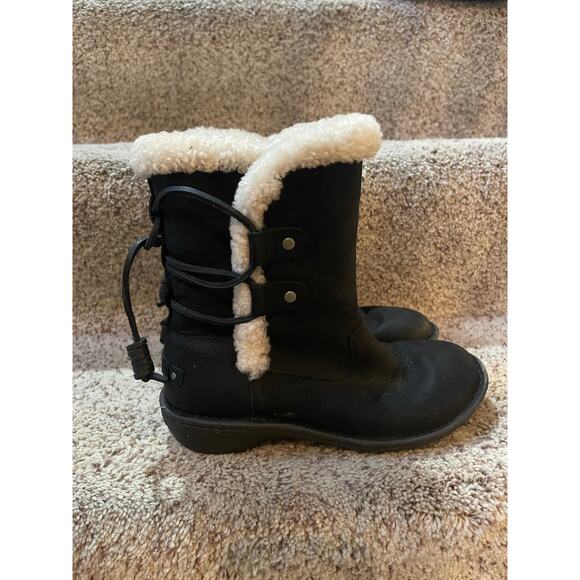 UGG womens 6 Akadia 1007760 black leather boots - Picture 1 of 5